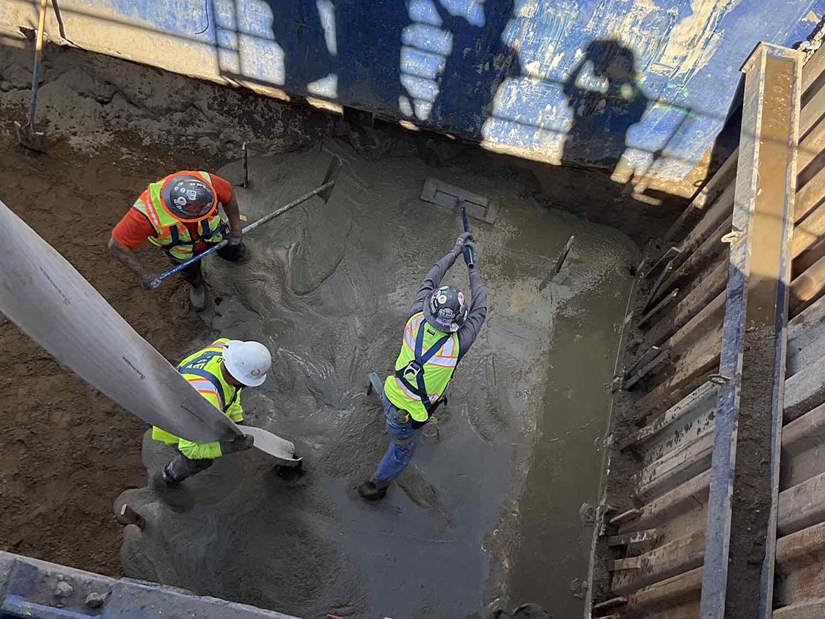 Pouring Rat slab in 16 feet deep bore entry pit